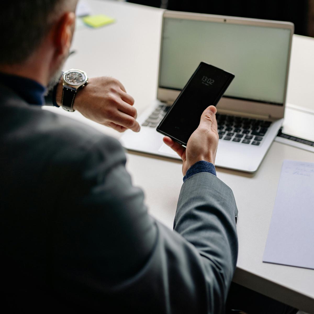 Why Every Team Needs An Attendance App For Employees