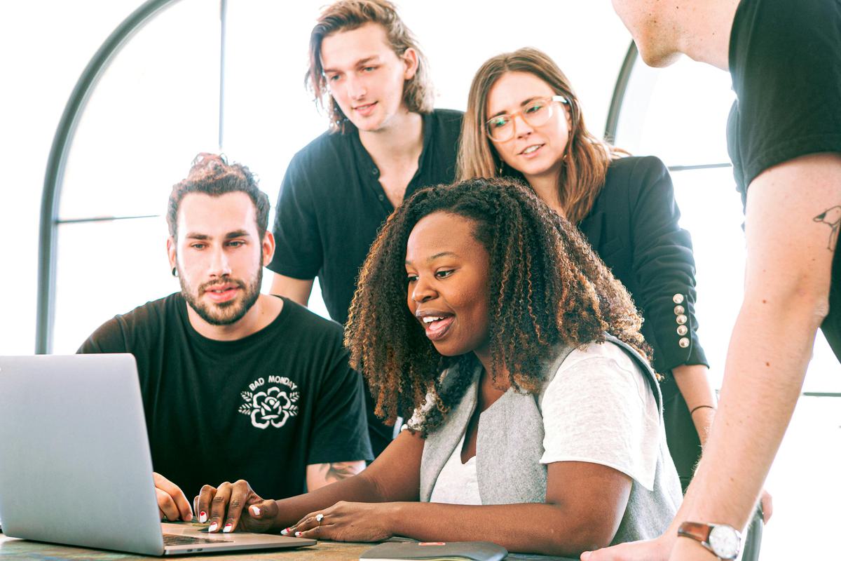 What Makes an Effective Clocking In and Out System for Your Team?
